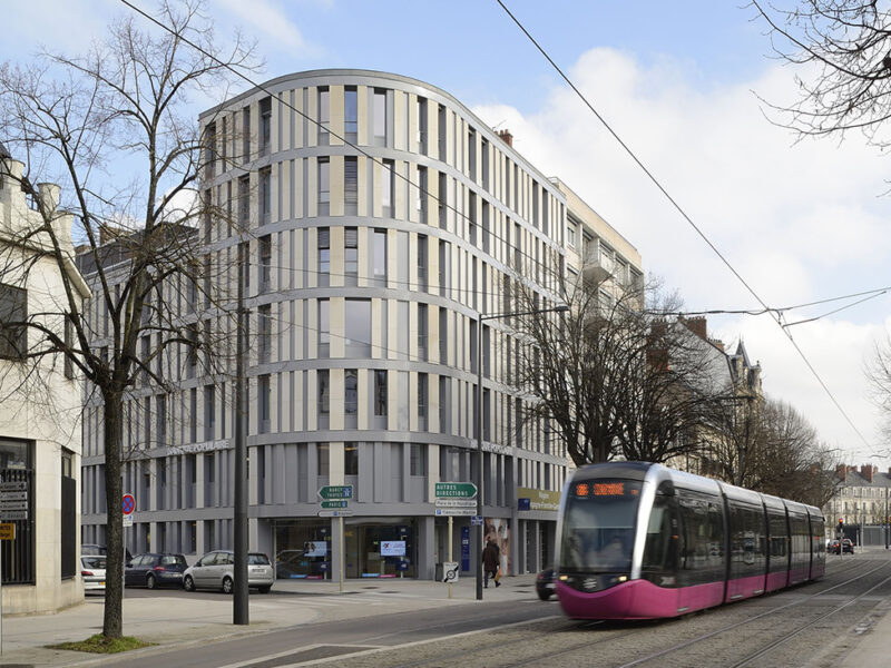 Réhabilitation thermique du bâtiment du conseil régional de Bourgogne & de la Banque Populaire à DIJON