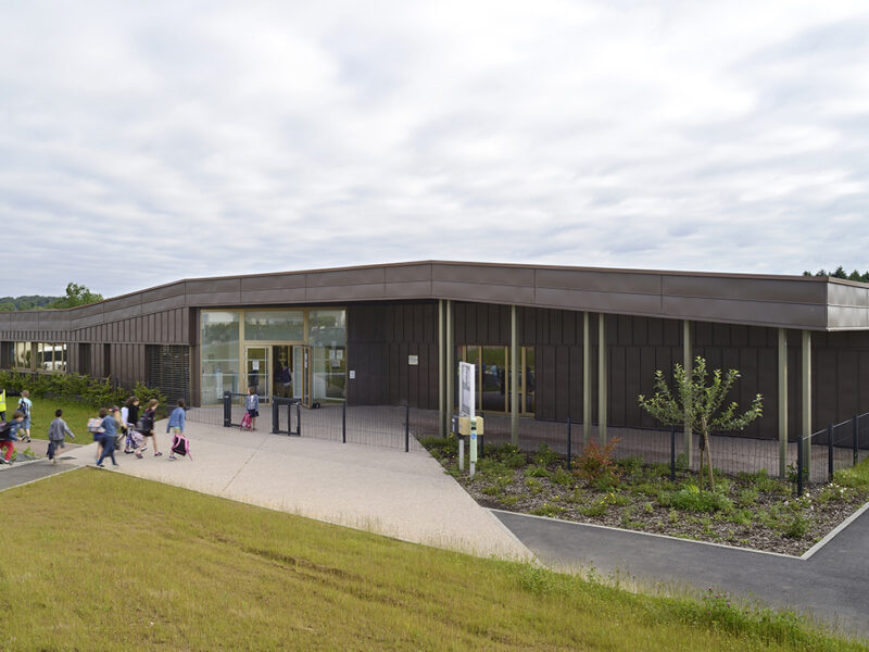 Construction d'un groupe scolaire et d'une bibliothèque municipale à UXEGNEY